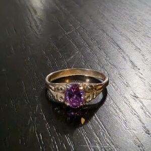 Vintage Sterling Silver Purple Gemstone Ring - Classic Women's Jewelry